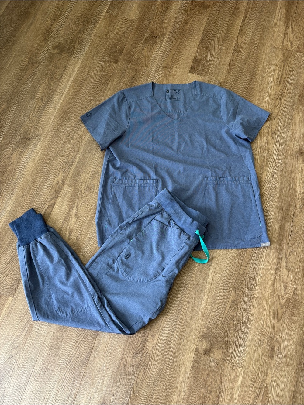 Figs Women’s Scrubs. L/M